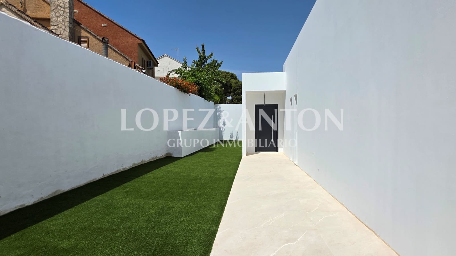 4 soveværelse Villa til salg i L'Eliana med swimmingpool garage - € 950.000 (Ref: 9944914)
