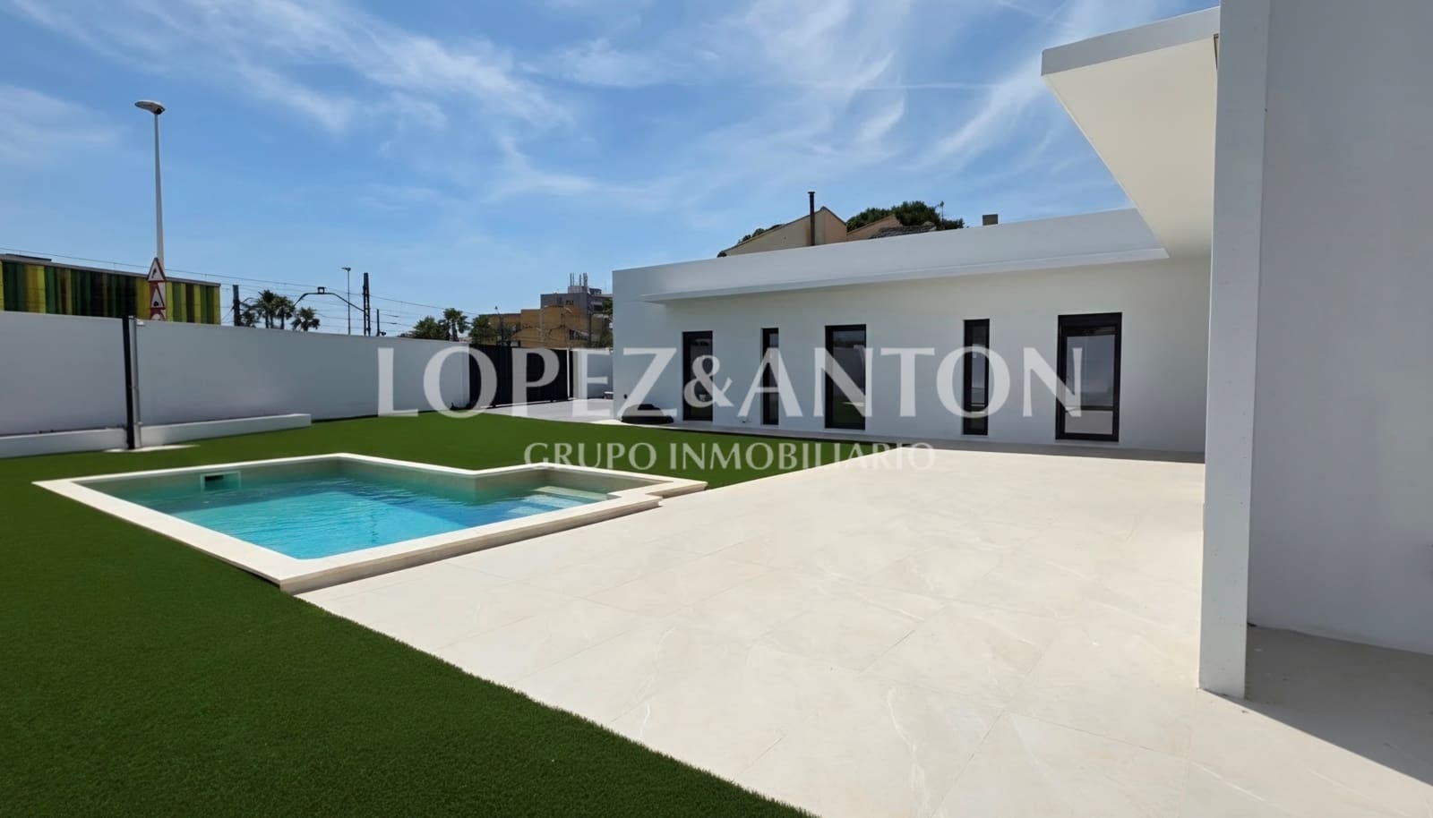 4 soveværelse Villa til salg i L'Eliana med swimmingpool garage - € 950.000 (Ref: 9944914)
