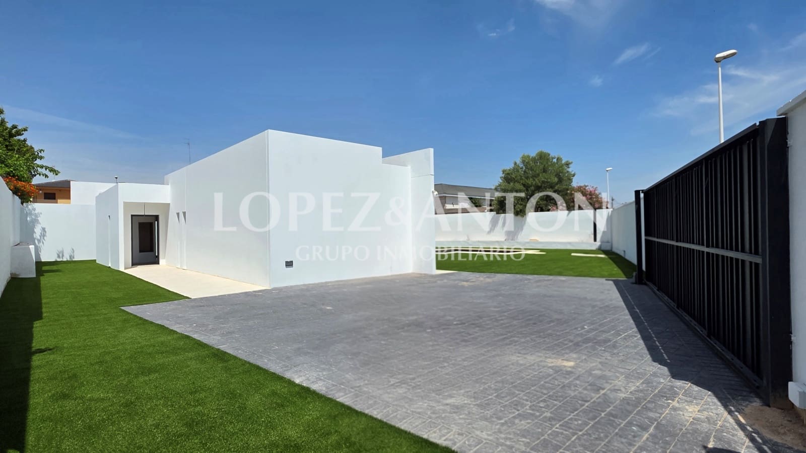 4 soveværelse Villa til salg i L'Eliana med swimmingpool garage - € 950.000 (Ref: 9944914)