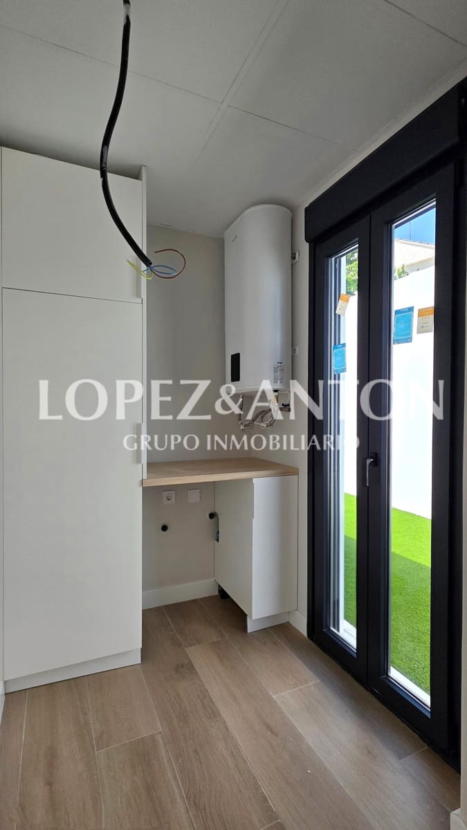 4 Zimmer Villa zu verkaufen in L'Eliana mit Pool Garage - 950.000 € (Ref: 9973795)