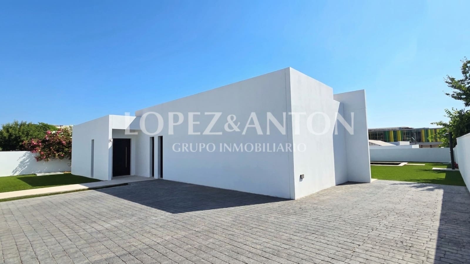 4 Zimmer Villa zu verkaufen in L'Eliana mit Pool Garage - 950.000 € (Ref: 9973795)