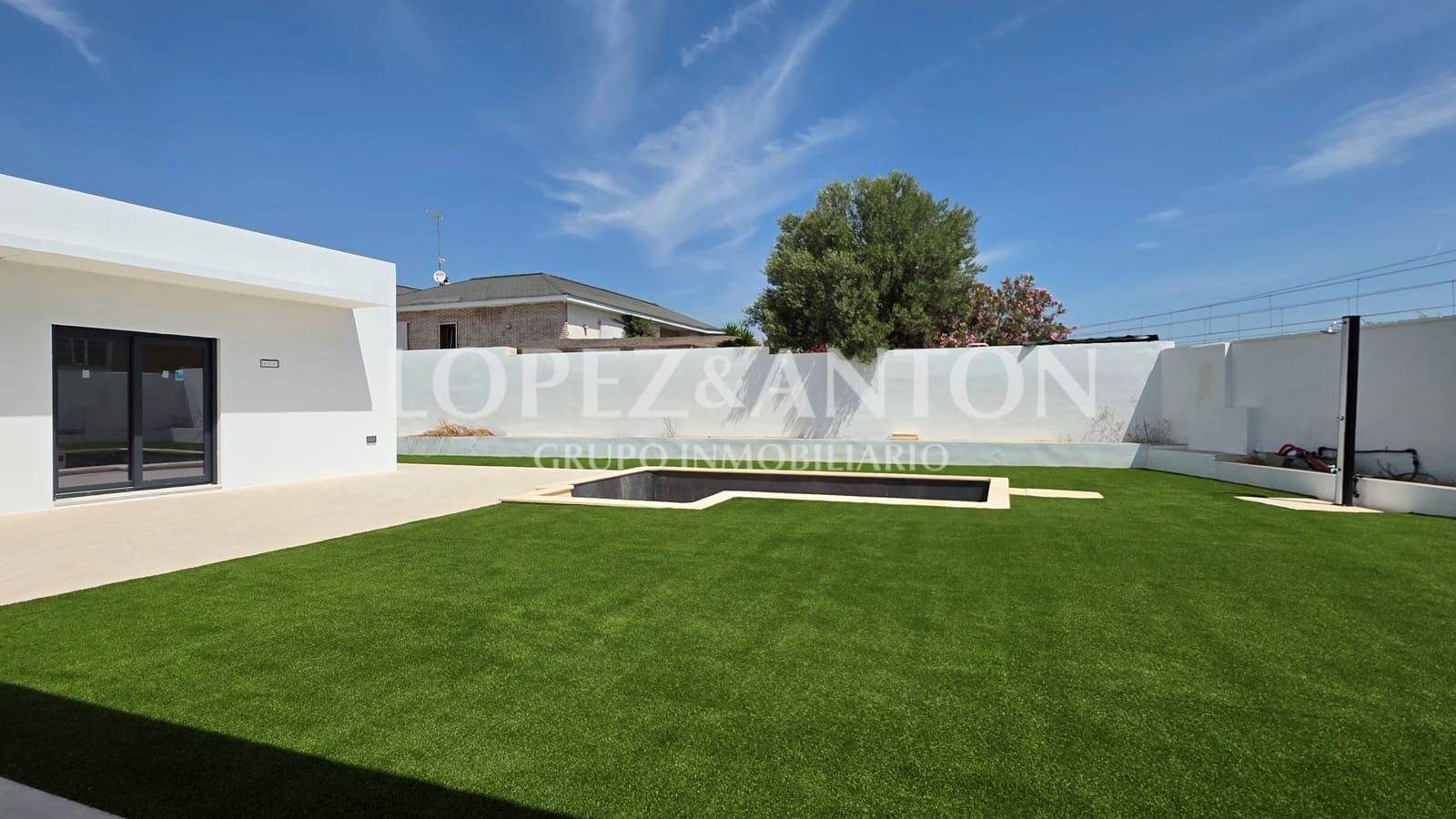 4 Zimmer Villa zu verkaufen in L'Eliana mit Pool Garage - 950.000 € (Ref: 9973795)