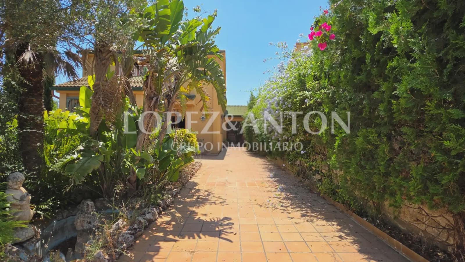 Chalet de 4 habitaciones en San Antonio de Benagéber en venta con piscina garaje - 490.000 € (Ref: 9981239)