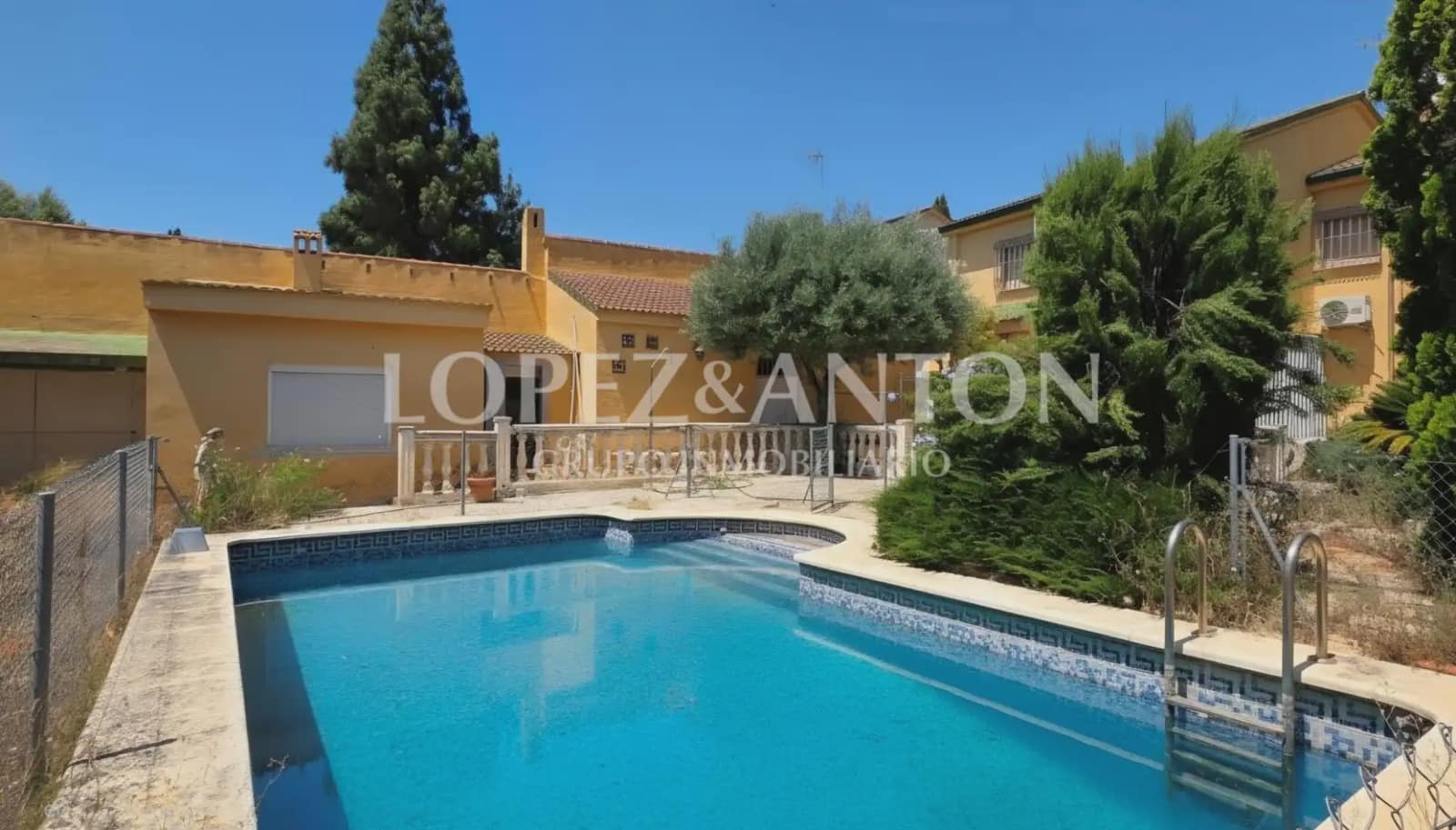 Chalet de 4 habitaciones en San Antonio de Benagéber en venta con piscina garaje - 490.000 € (Ref: 9981239)