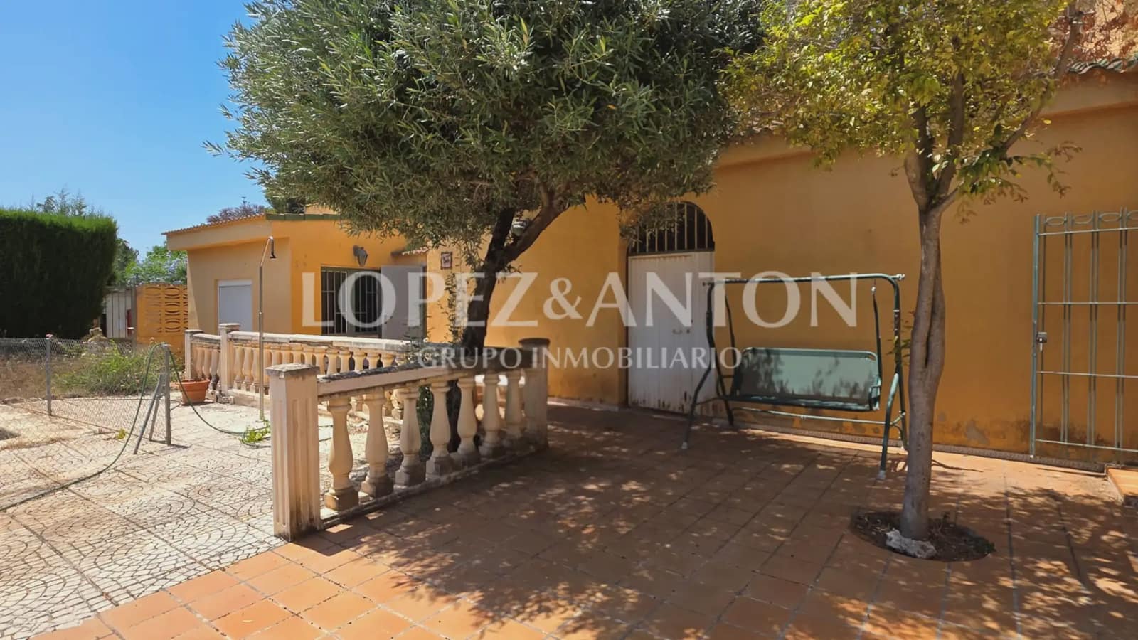 Chalet de 4 habitaciones en San Antonio de Benagéber en venta con piscina garaje - 490.000 € (Ref: 9981239)