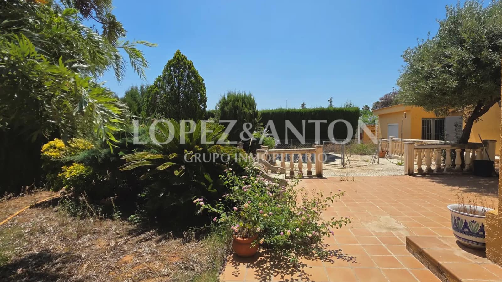 Chalet de 4 habitaciones en San Antonio de Benagéber en venta con piscina garaje - 490.000 € (Ref: 9981239)