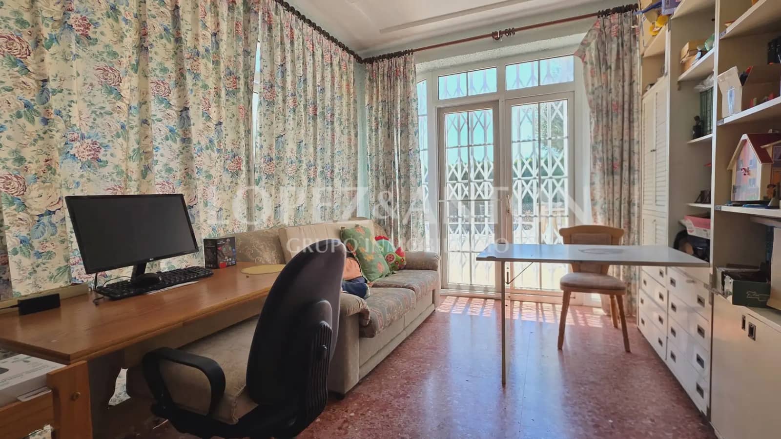 Chalet de 4 habitaciones en San Antonio de Benagéber en venta con piscina garaje - 490.000 € (Ref: 9981239)