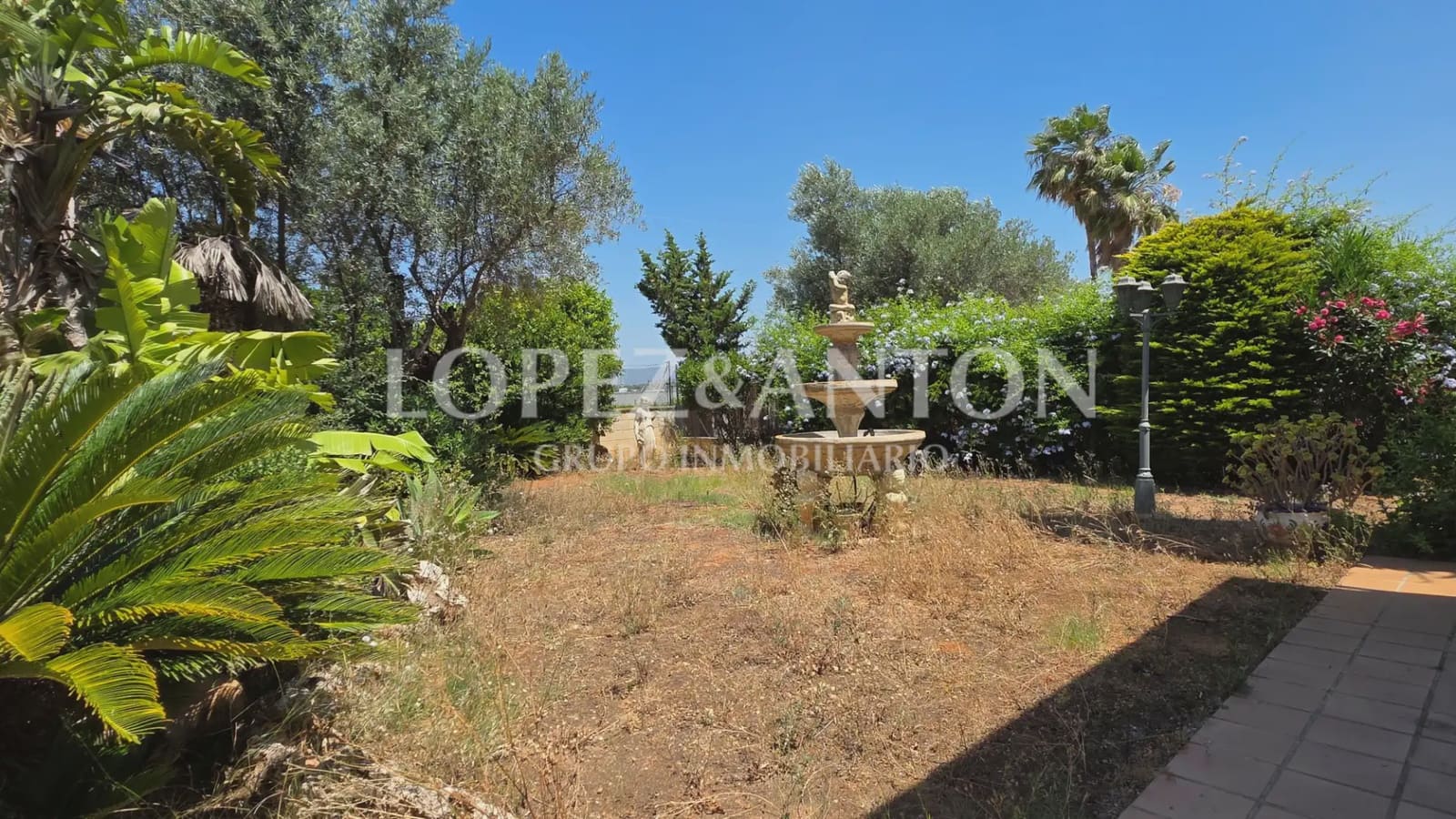 Chalet de 4 habitaciones en San Antonio de Benagéber en venta con piscina garaje - 490.000 € (Ref: 9981239)