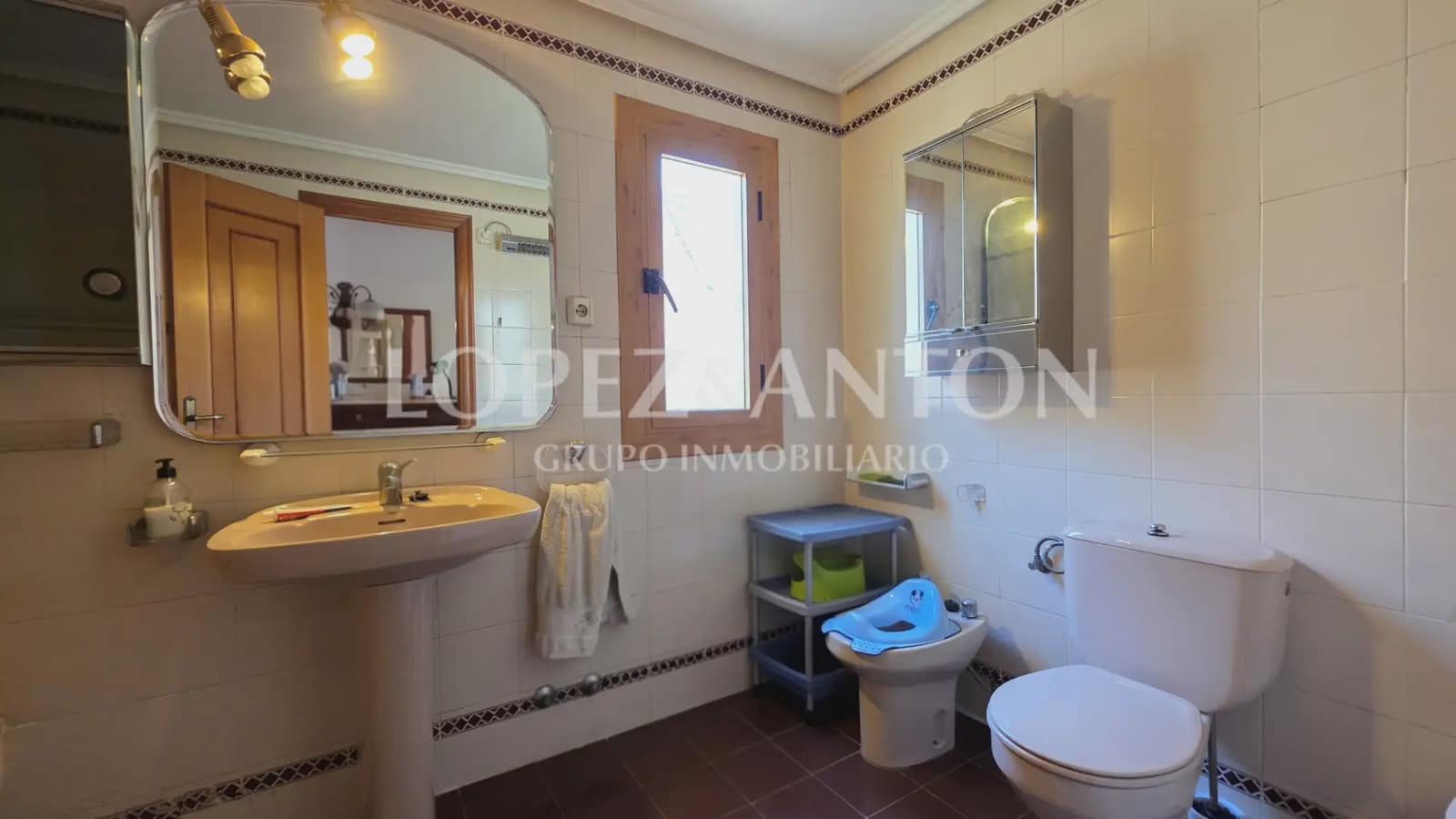 Chalet de 4 habitaciones en San Antonio de Benagéber en venta con piscina garaje - 490.000 € (Ref: 9981239)