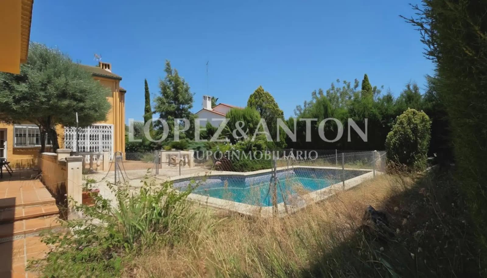 Chalet de 4 habitaciones en San Antonio de Benagéber en venta con piscina garaje - 490.000 € (Ref: 9981239)