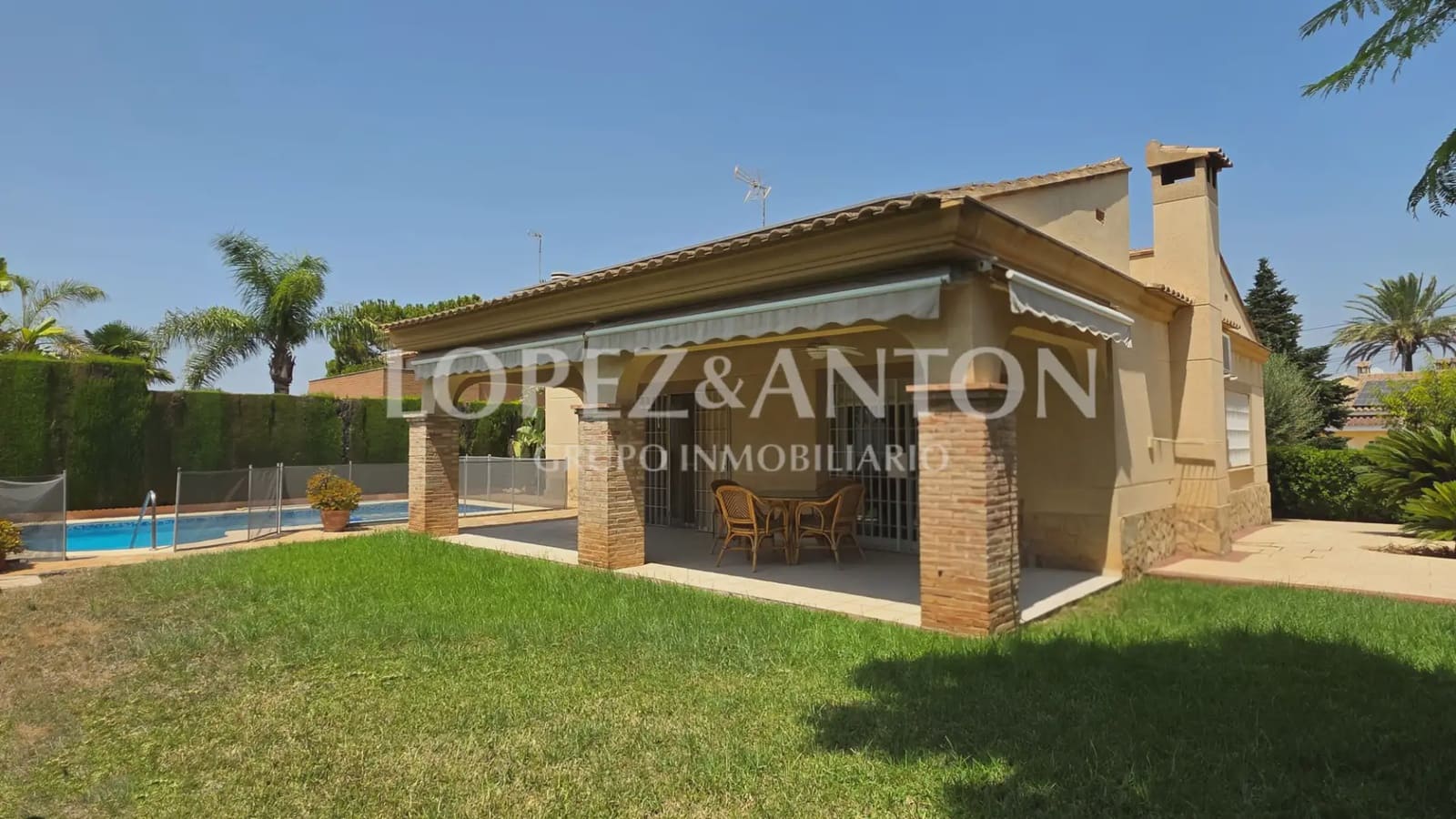5 bedroom Villa for sale in L'Eliana with pool garage - € 700,000 (Ref: 9997641)