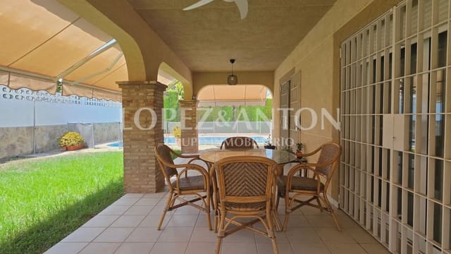 5 bedroom Villa for sale in L'Eliana with pool garage - € 700,000 (Ref: 9997641)