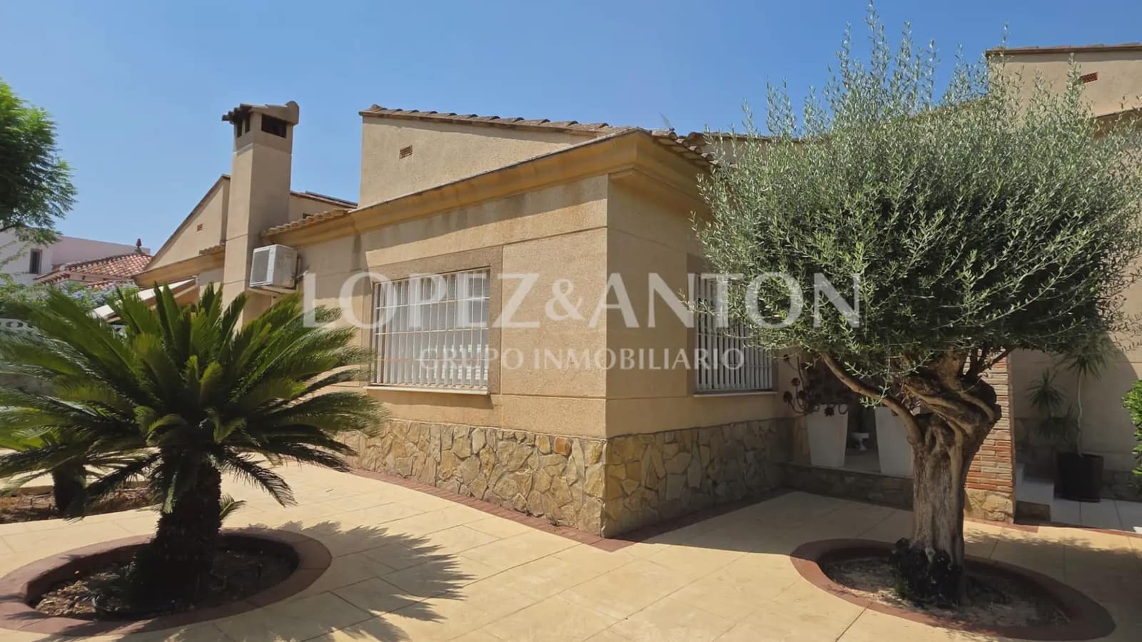 5 bedroom Villa for sale in L'Eliana with pool garage - € 700,000 (Ref: 9997641)