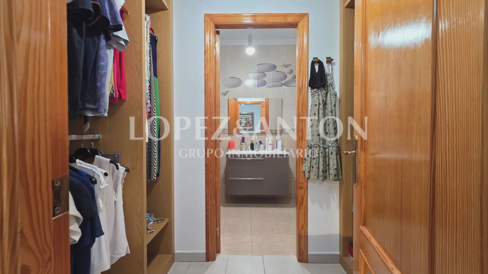5 bedroom Villa for sale in L'Eliana with pool garage - € 700,000 (Ref: 9997641)