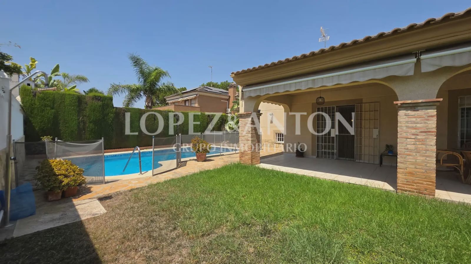 5 bedroom Villa for sale in L'Eliana with pool garage - € 700,000 (Ref: 9997641)