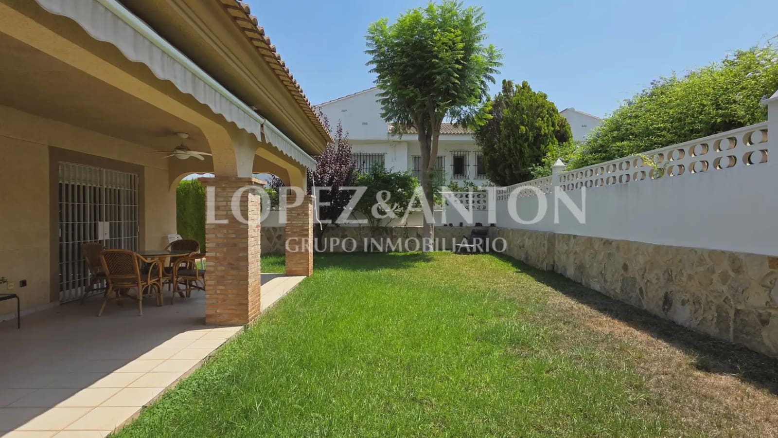 5 bedroom Villa for sale in L'Eliana with pool garage - € 700,000 (Ref: 9997641)