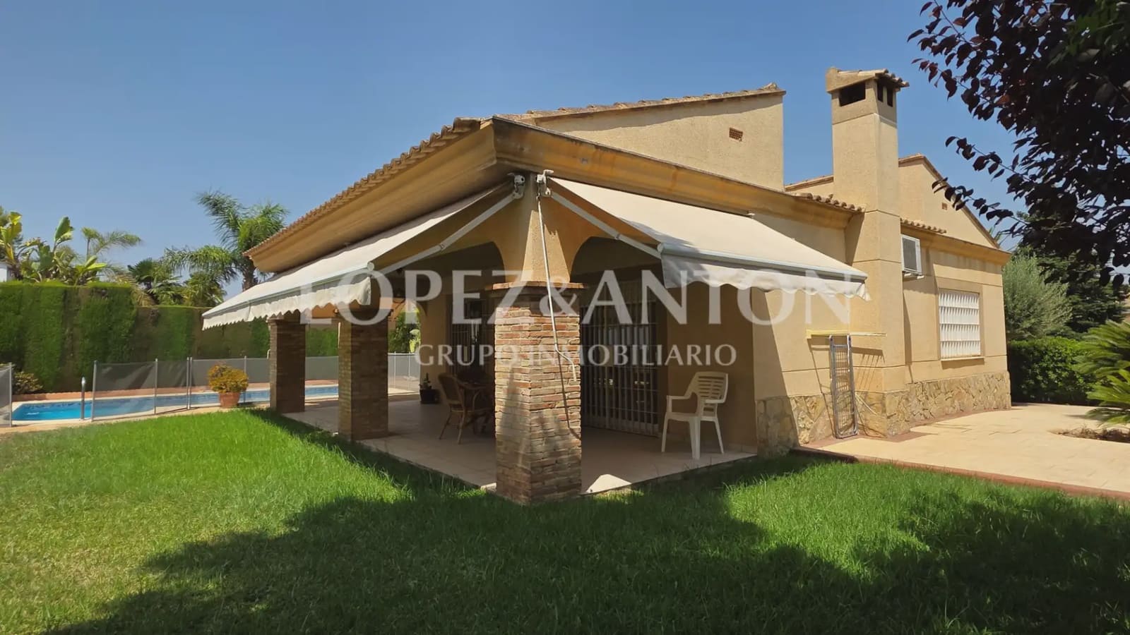 5 bedroom Villa for sale in L'Eliana with pool garage - € 700,000 (Ref: 9997641)