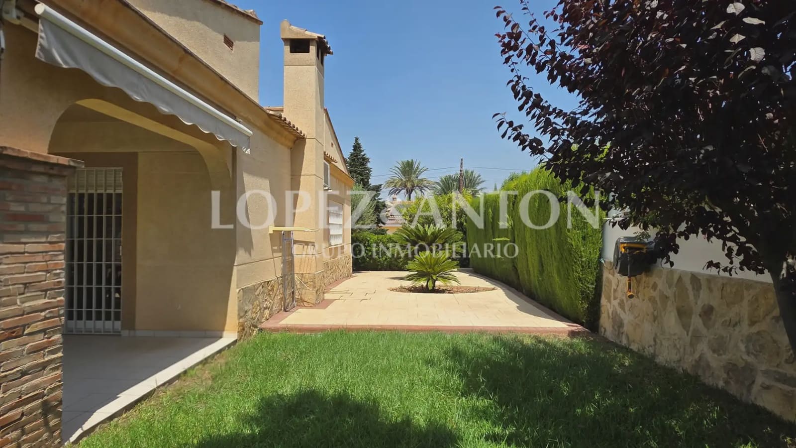 5 bedroom Villa for sale in L'Eliana with pool garage - € 700,000 (Ref: 9997641)