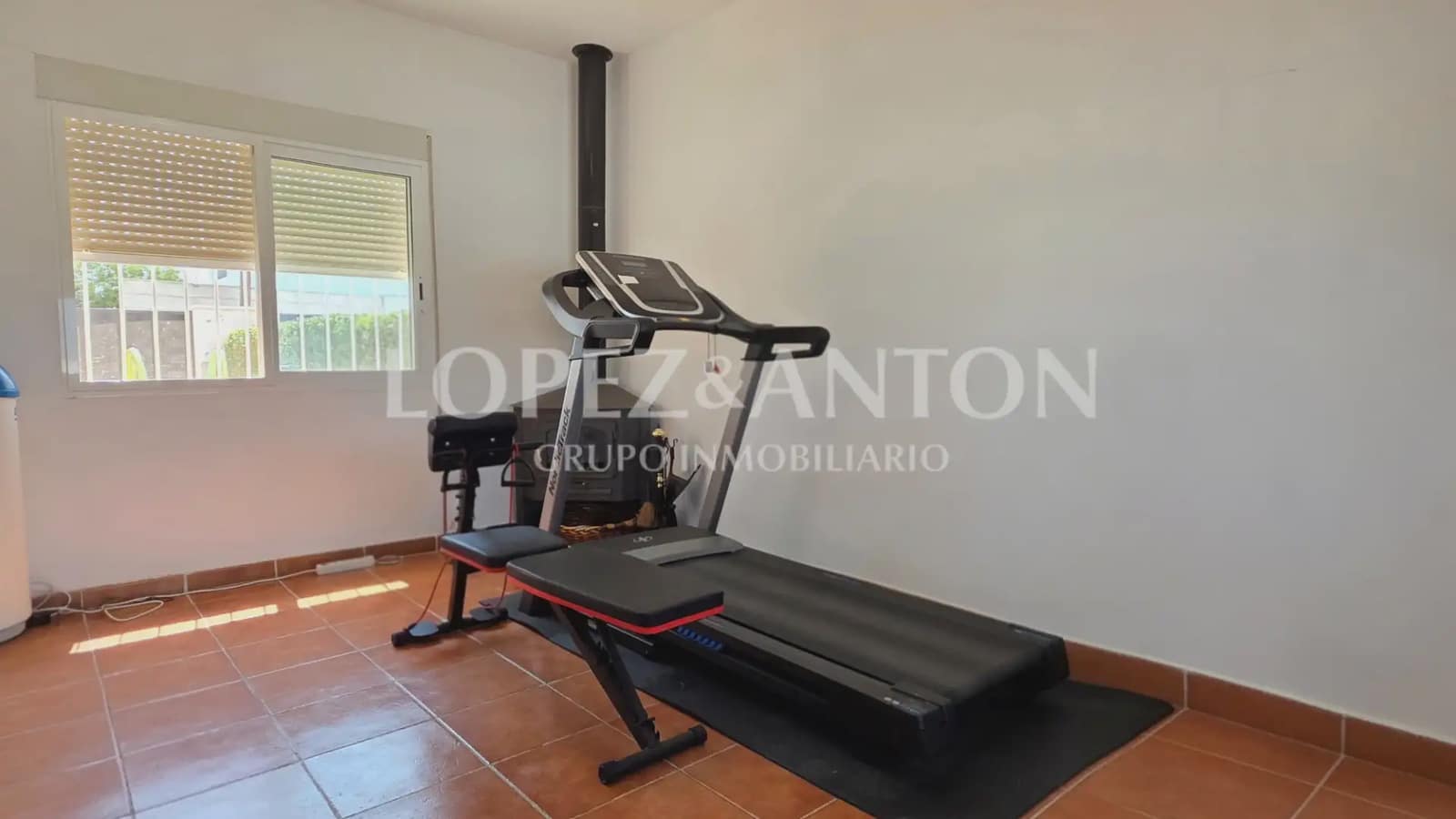 5 sypialnia Dom blizniak na sprzedaż w L'Eliana z basenem garażem - 550 000 € (Ref: 9997842)