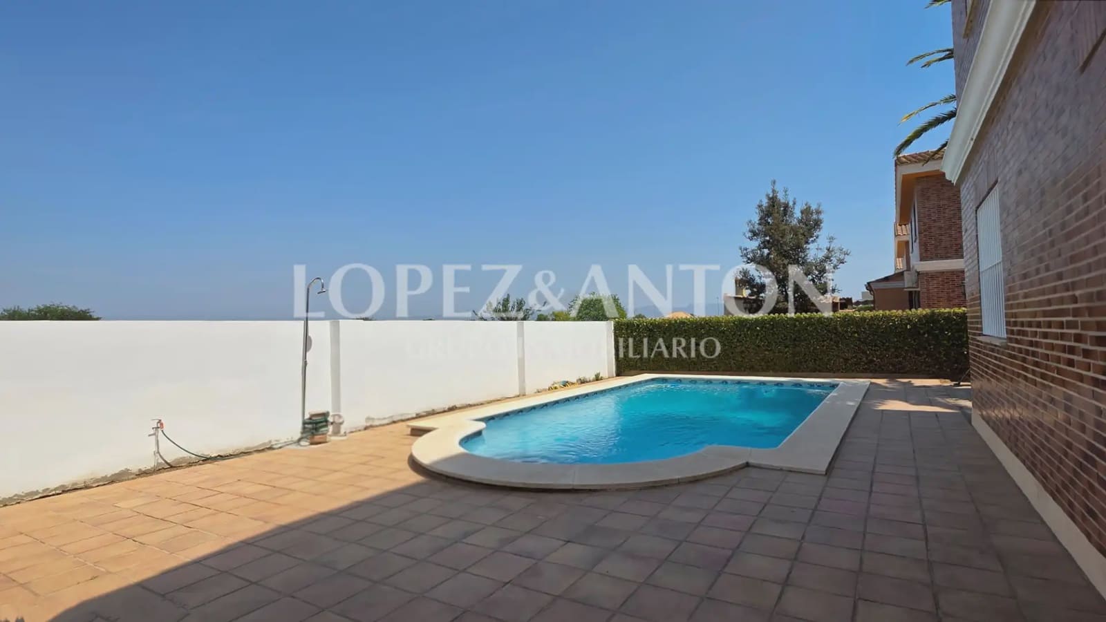 5 sypialnia Dom blizniak na sprzedaż w L'Eliana z basenem garażem - 550 000 € (Ref: 9997842)
