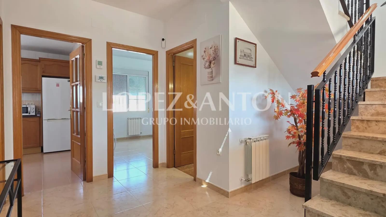 5 sypialnia Dom blizniak na sprzedaż w L'Eliana z basenem garażem - 550 000 € (Ref: 9997842)