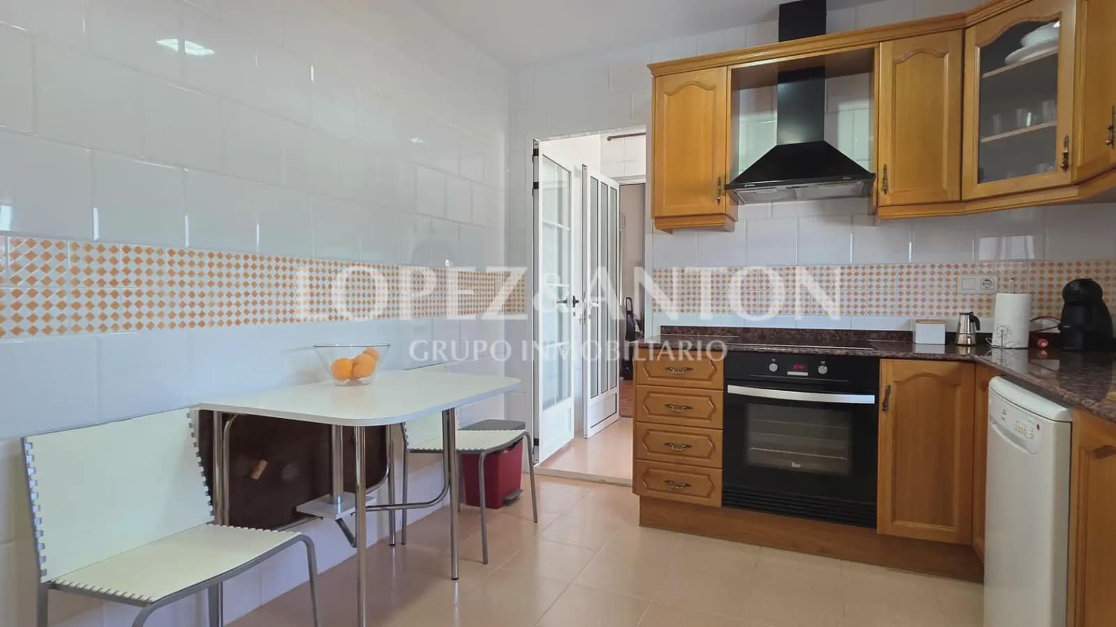 5 sypialnia Dom blizniak na sprzedaż w L'Eliana z basenem garażem - 550 000 € (Ref: 9997842)