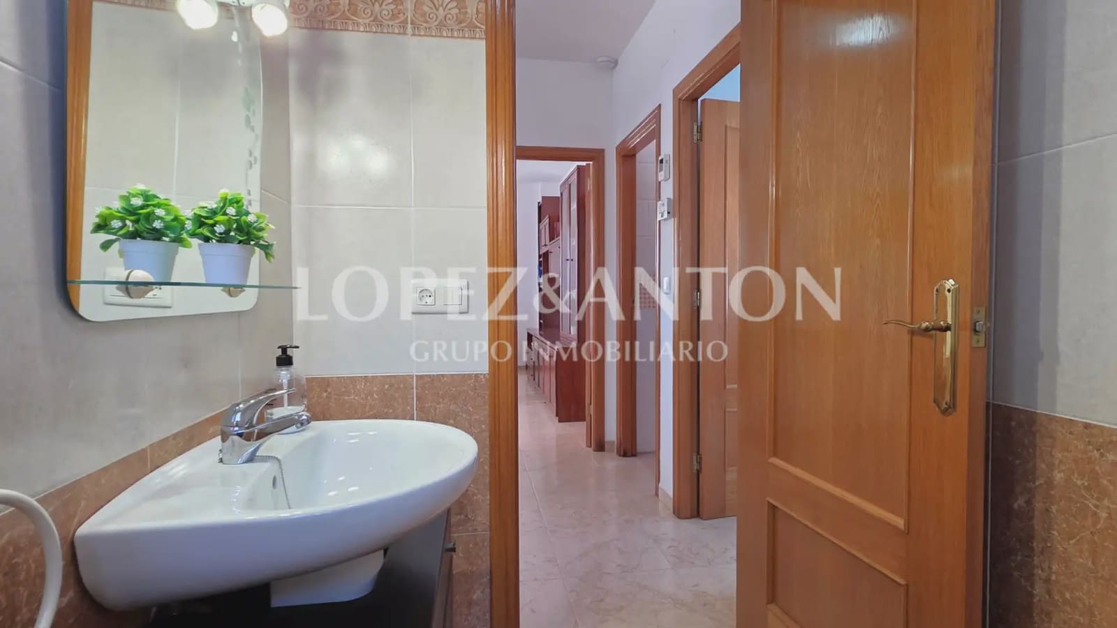 5 sypialnia Dom blizniak na sprzedaż w L'Eliana z basenem garażem - 550 000 € (Ref: 9997842)