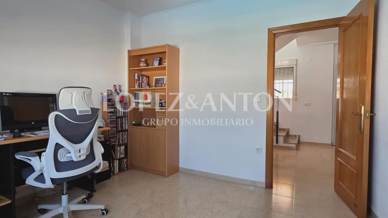 5 sypialnia Dom blizniak na sprzedaż w L'Eliana z basenem garażem - 550 000 € (Ref: 9997842)