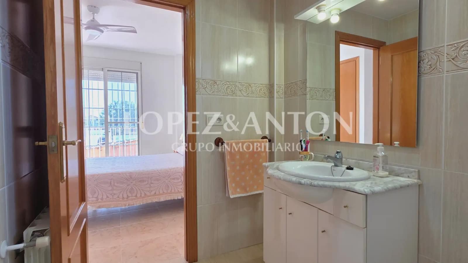 5 sypialnia Dom blizniak na sprzedaż w L'Eliana z basenem garażem - 550 000 € (Ref: 9997842)