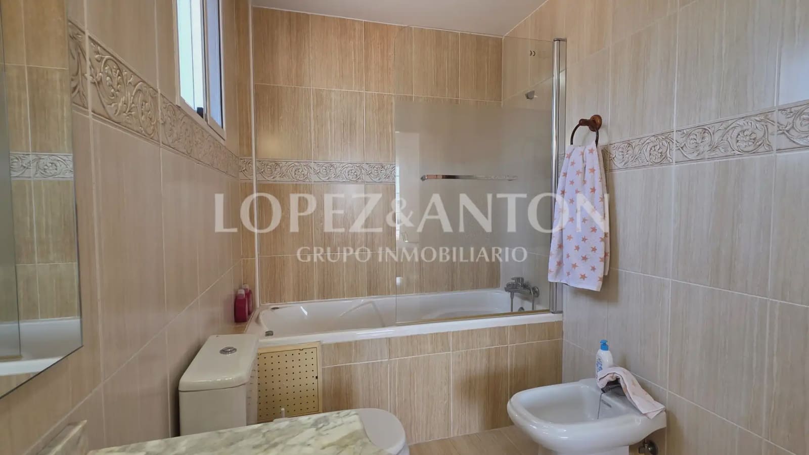 5 sypialnia Dom blizniak na sprzedaż w L'Eliana z basenem garażem - 550 000 € (Ref: 9997842)