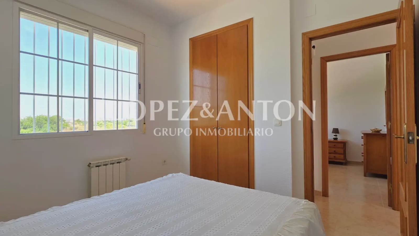 5 sypialnia Dom blizniak na sprzedaż w L'Eliana z basenem garażem - 550 000 € (Ref: 9997842)