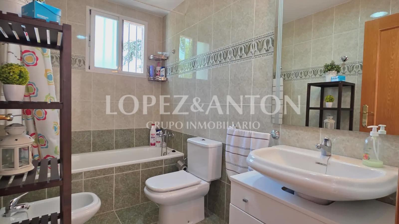 5 sypialnia Dom blizniak na sprzedaż w L'Eliana z basenem garażem - 550 000 € (Ref: 9997842)