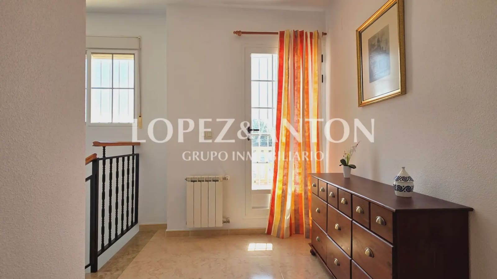 5 sypialnia Dom blizniak na sprzedaż w L'Eliana z basenem garażem - 550 000 € (Ref: 9997842)