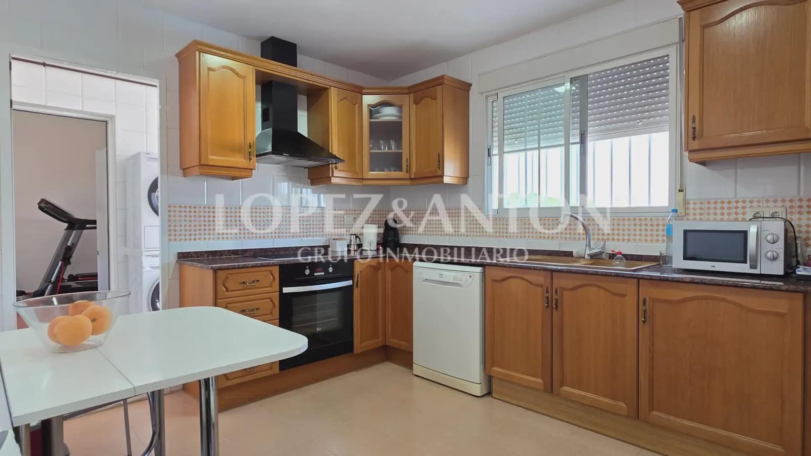 5 sypialnia Dom blizniak na sprzedaż w L'Eliana z basenem garażem - 550 000 € (Ref: 9997842)