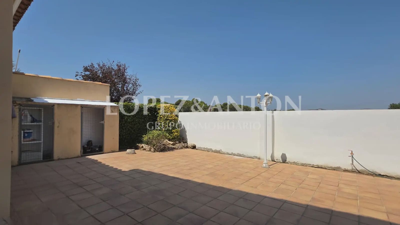 5 sypialnia Dom blizniak na sprzedaż w L'Eliana z basenem garażem - 550 000 € (Ref: 9997842)