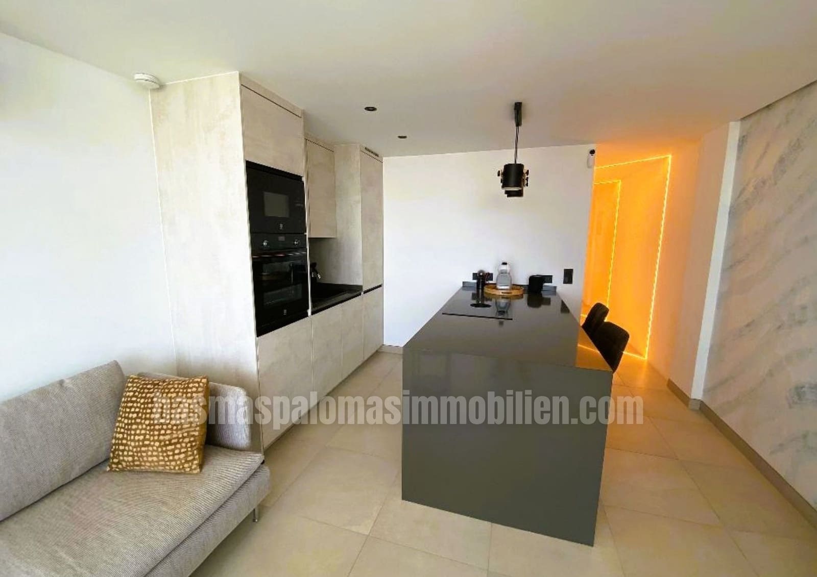 1 slaapkamer Appartement te koop in Playa del Ingles met zwembad - € 340.000 (Ref: 10048136)