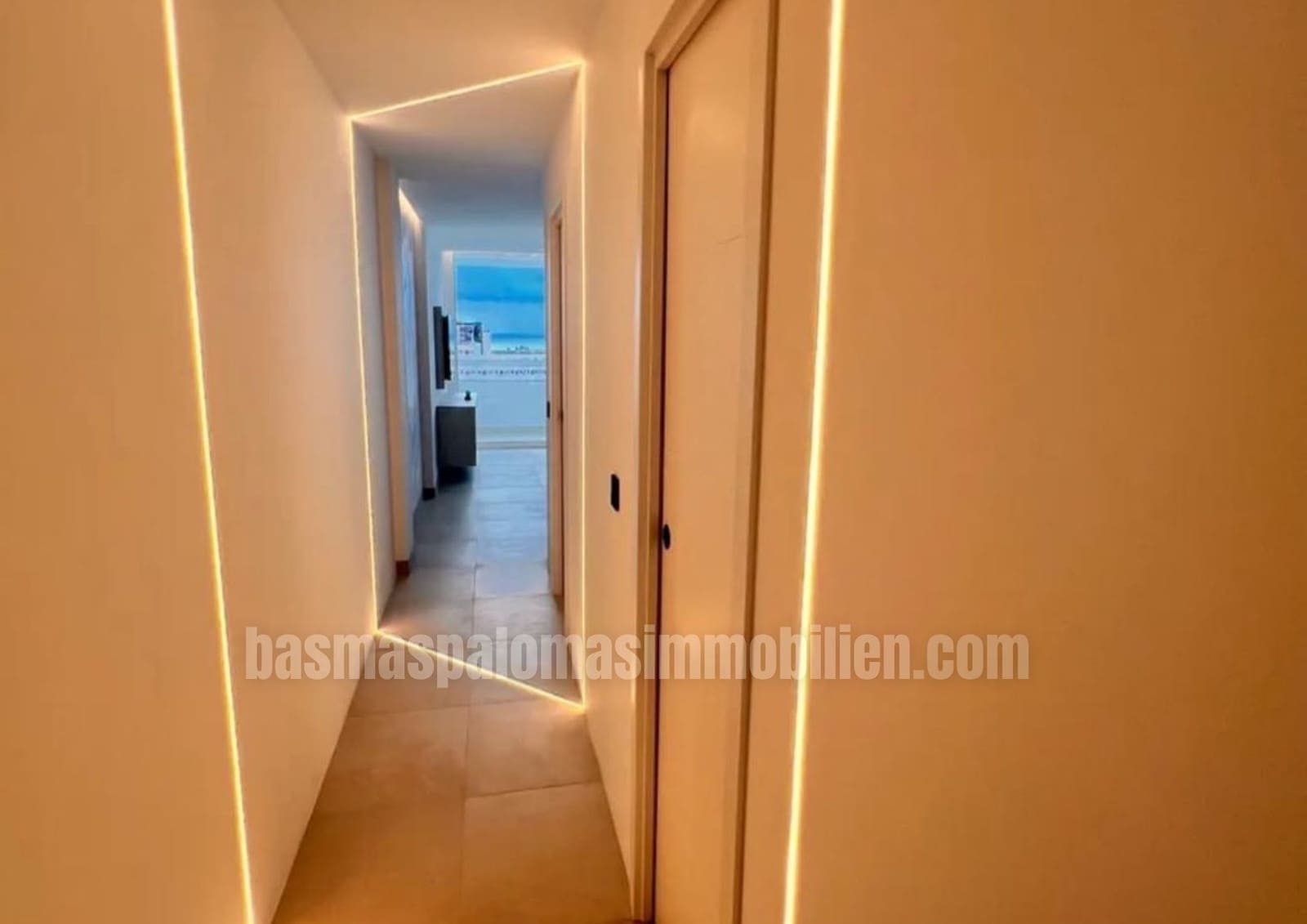 1 slaapkamer Appartement te koop in Playa del Ingles met zwembad - € 340.000 (Ref: 10048136)