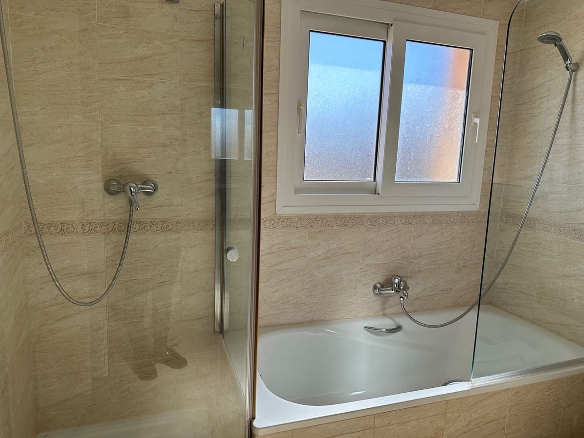 3 soverom Kjedet enebolig til leie i Riviera del Sol - € 2 000 (Ref: 8506157)