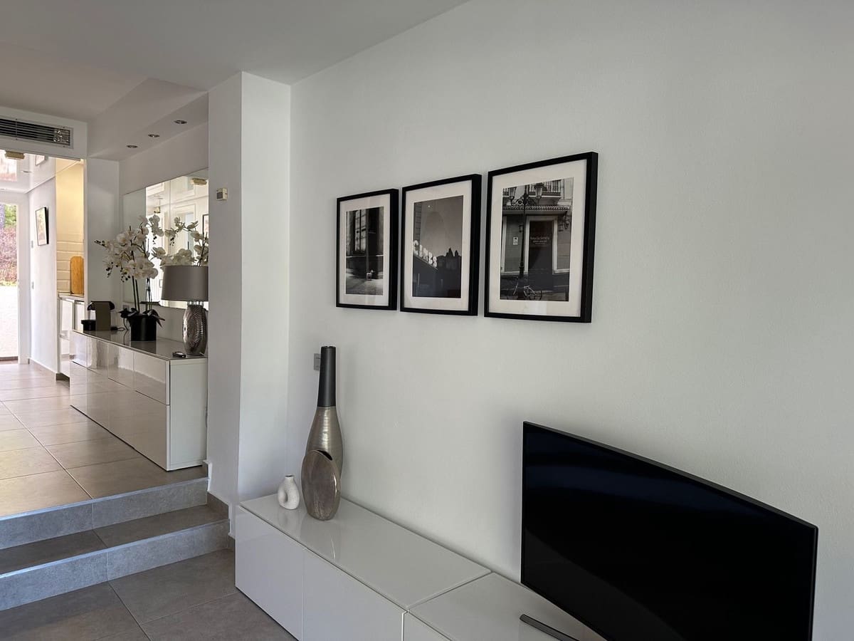 1 soveværelse Studio til leje i Miraflores med swimmingpool - € 950 (Ref: 8506159)