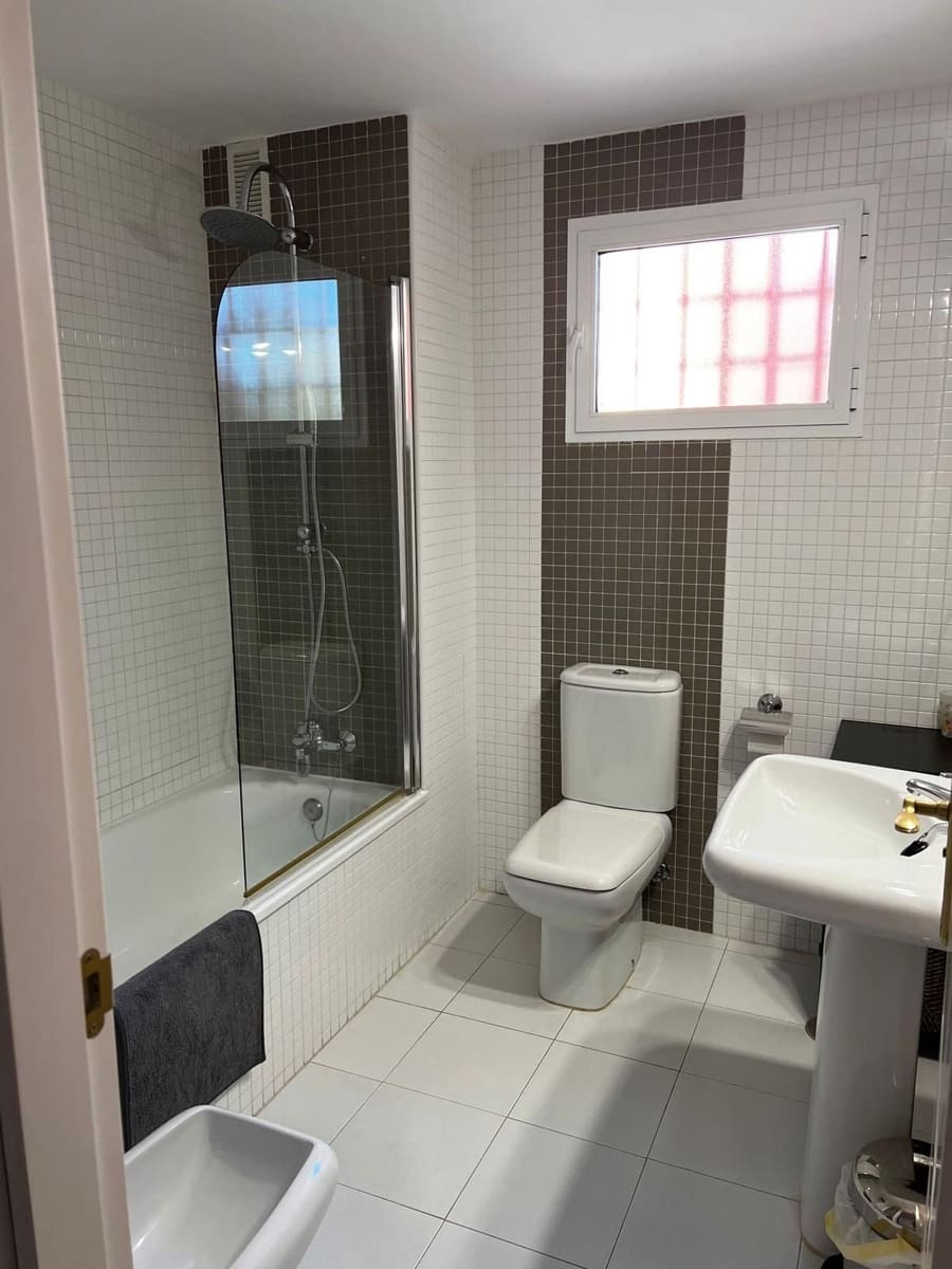 2 slaapkamer Penthouse te huur in La Reserva met zwembad garage - € 1.500 (Ref: 8506162)