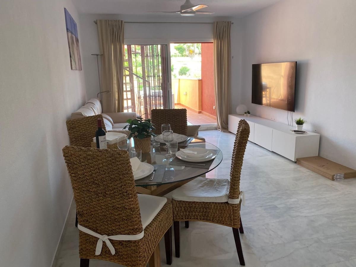 2 slaapkamer Penthouse te huur in La Reserva met zwembad garage - € 1.500 (Ref: 8506162)