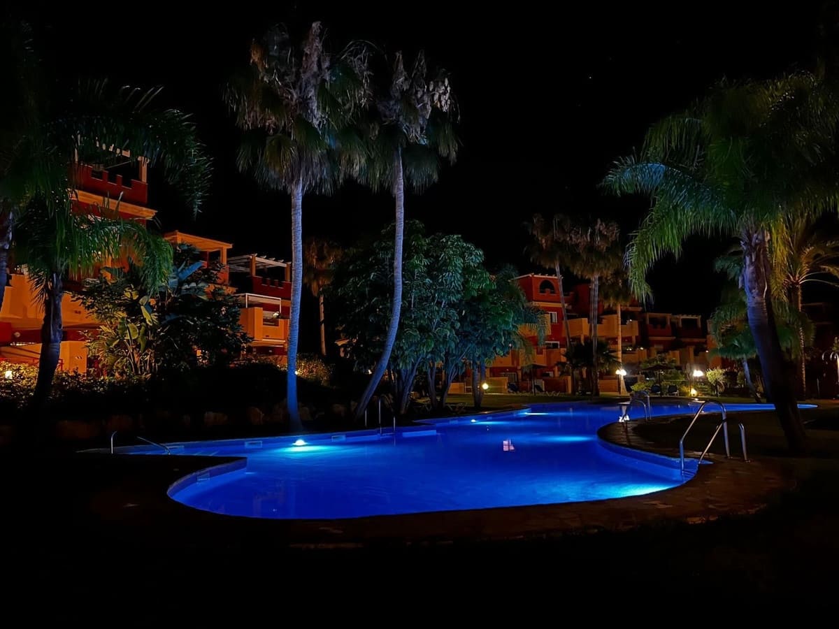 2 slaapkamer Penthouse te huur in La Reserva met zwembad garage - € 1.500 (Ref: 8506162)