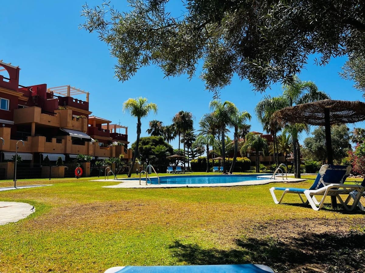 2 slaapkamer Penthouse te huur in La Reserva met zwembad garage - € 1.500 (Ref: 8506162)