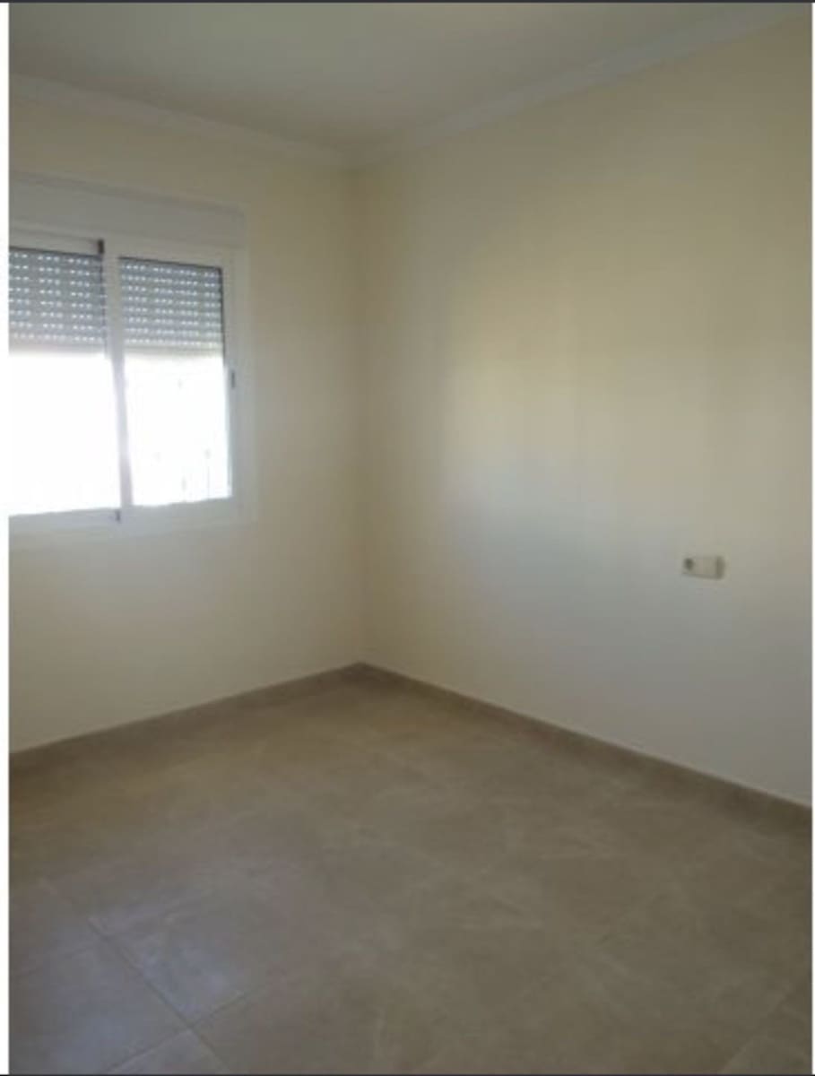 3 soveværelse Semi-Rækkehus til leje i Riviera del Sol med swimmingpool garage - € 2.000 (Ref: 8506163)