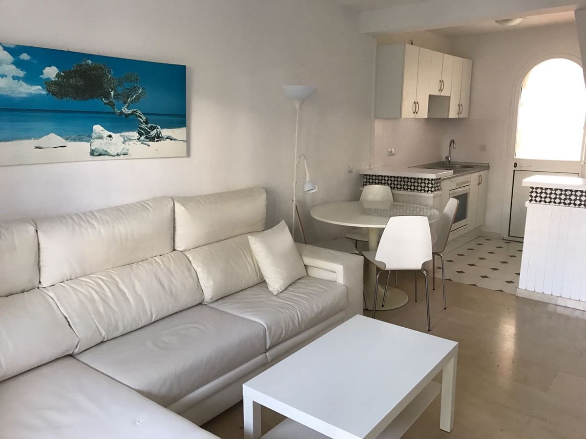 2 soveværelse Byhus til leje i Calypso med swimmingpool - € 1.300 (Ref: 8506168)