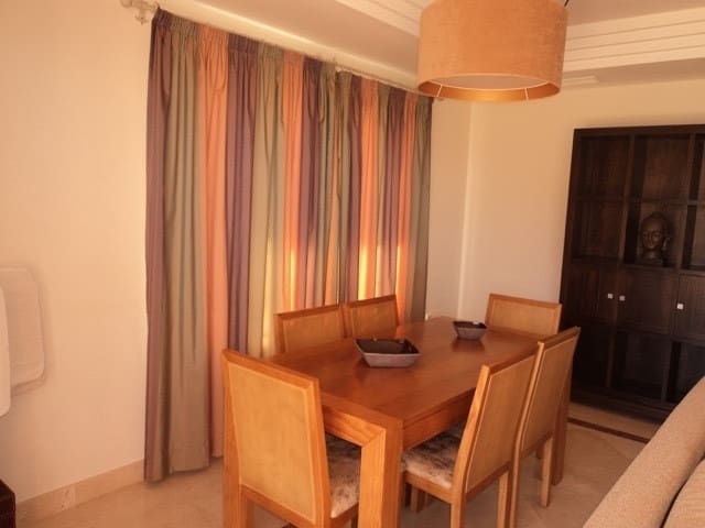 3 soveværelse Semi-Rækkehus til leje i Riviera del Sol, Mijas med swimmingpool garage - € 2.000 (Ref: 8506298)