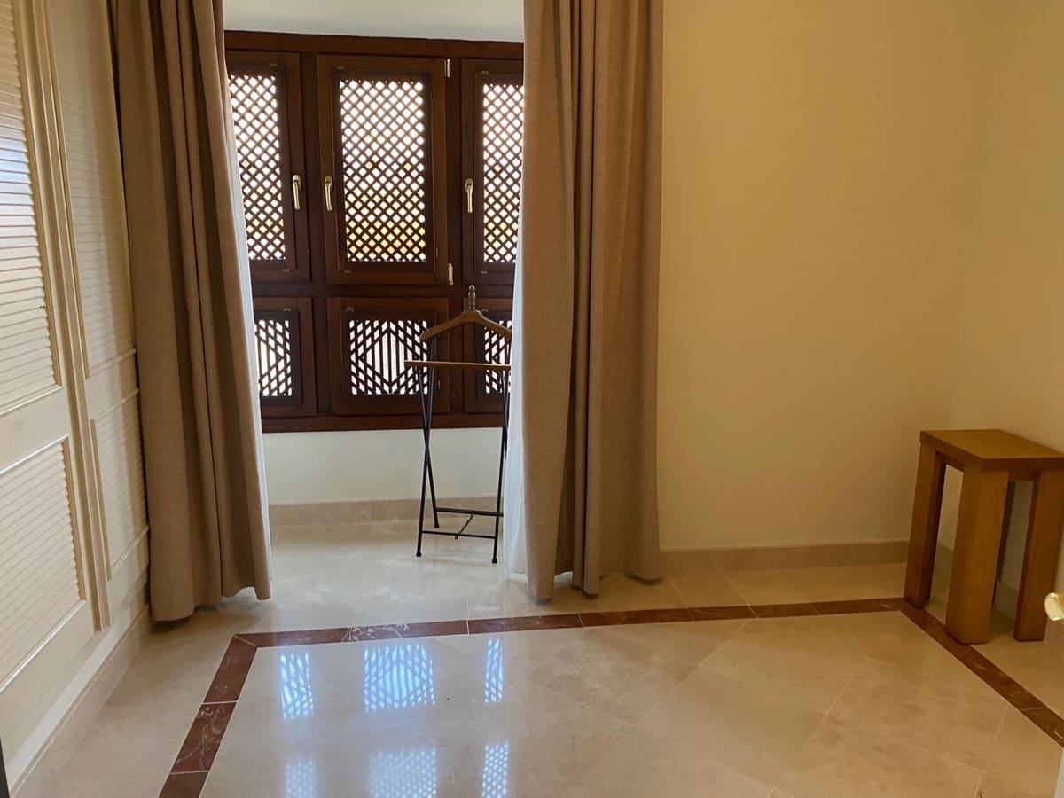 3 soveværelse Byhus til leje i Riviera del Sol med swimmingpool garage - € 2.000 (Ref: 8510571)