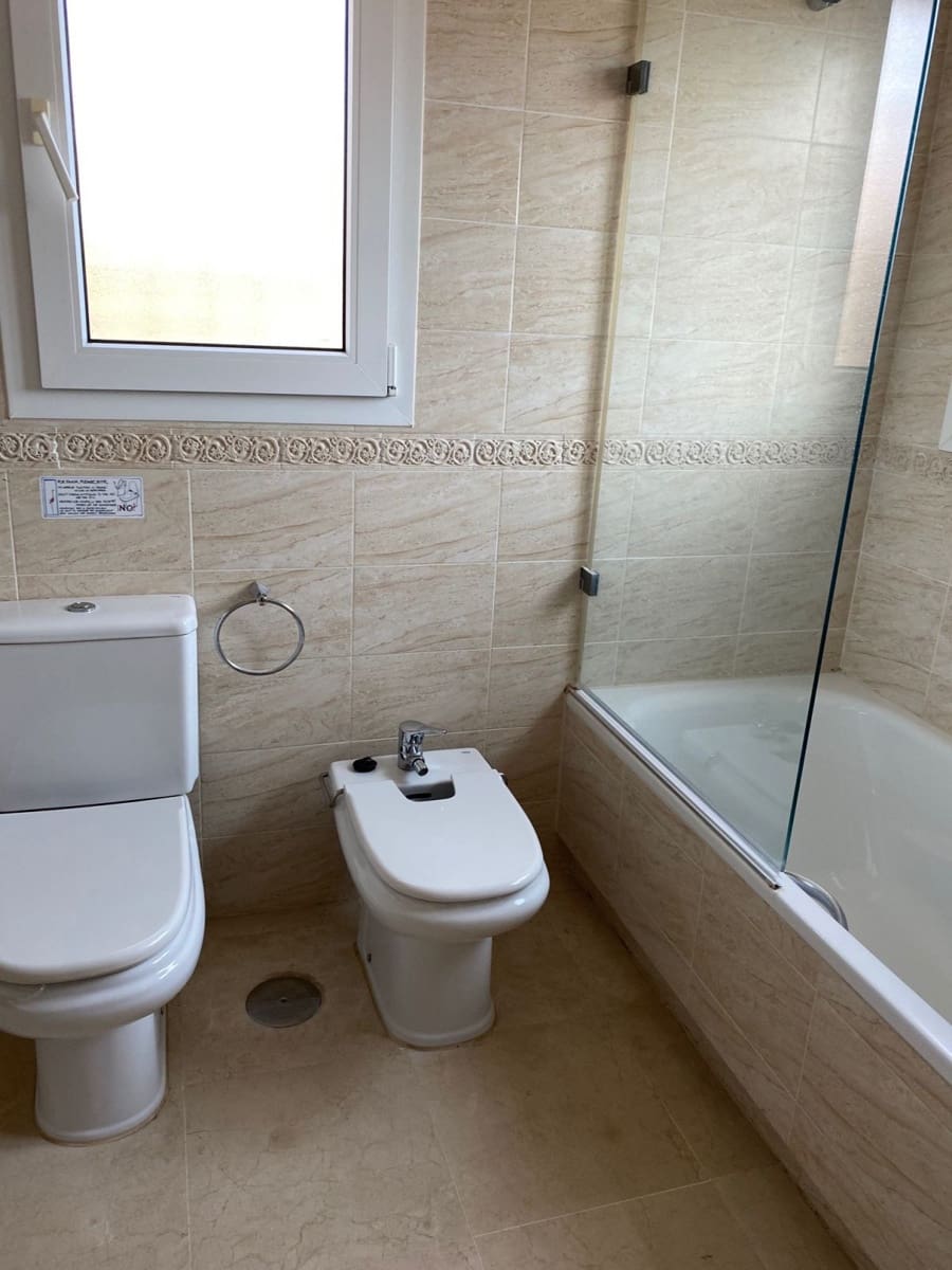 3 soveværelse Byhus til leje i Riviera del Sol med swimmingpool garage - € 2.000 (Ref: 8510571)