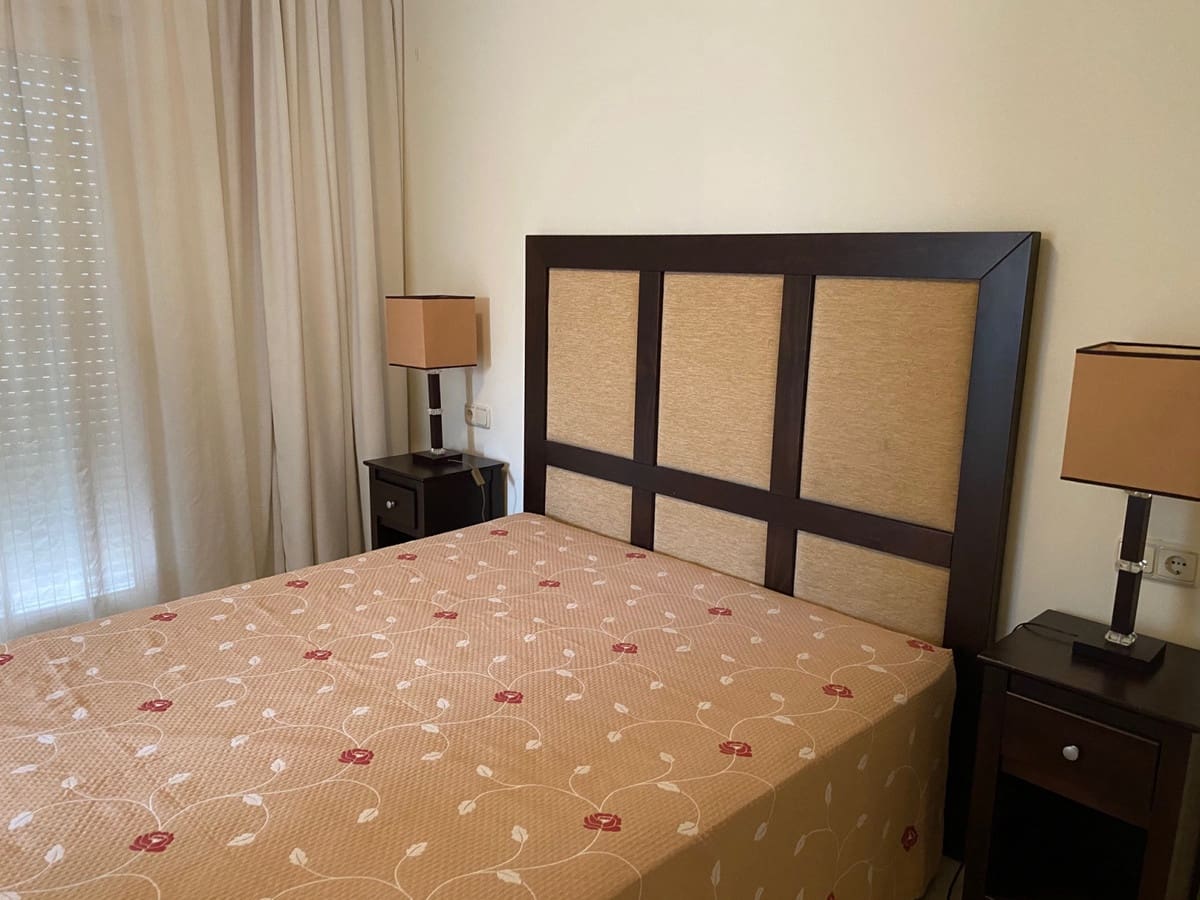 3 soveværelse Byhus til leje i Riviera del Sol med swimmingpool garage - € 2.000 (Ref: 8510571)