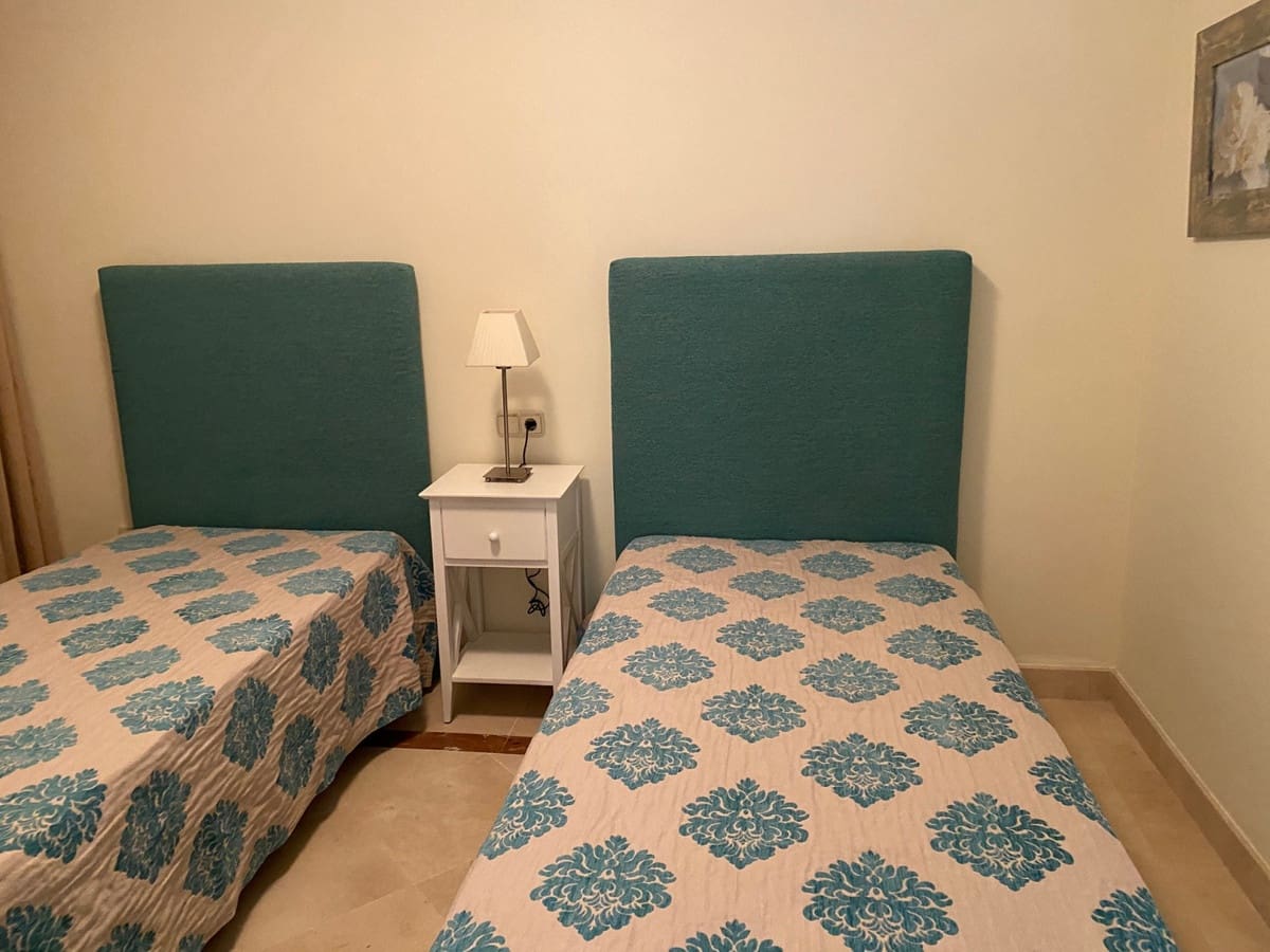 3 soveværelse Byhus til leje i Riviera del Sol med swimmingpool garage - € 2.000 (Ref: 8510571)